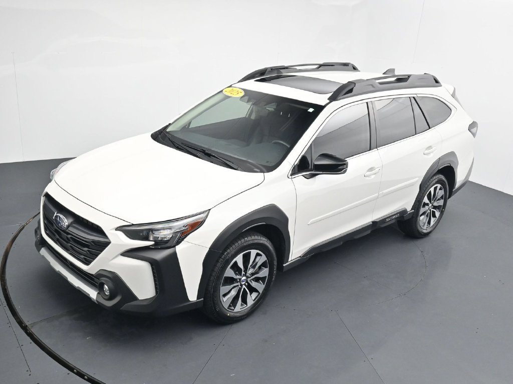 Used 2025 Subaru Outback Limited AWD/4WD image 29