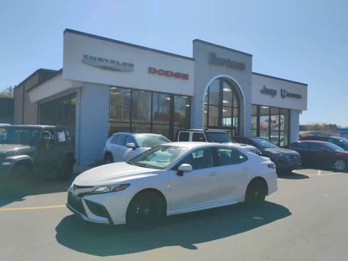 Used 2023 Toyota Camry XSE FWD image 1