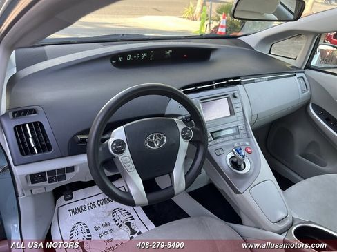 Used 2013 Toyota Prius Three image 15