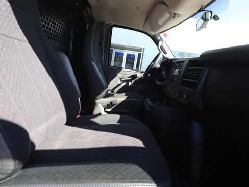 Used 2024 GMC Savana 2500 w/ Driver Convenience Package image 9