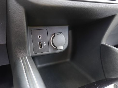 Used 2020 Nissan Kicks SR FWD image 18