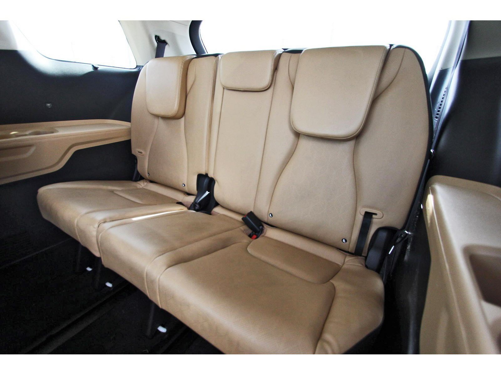 Used 2024 Kia Carnival EX FWD image 30