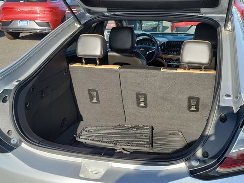 Used 2018 Chevrolet Volt Premier w/ Driver Confidence Package FWD image 19