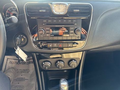 Used 2013 Chrysler 200 Limited image 22