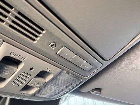 Used 2016 Honda Pilot Touring image 26