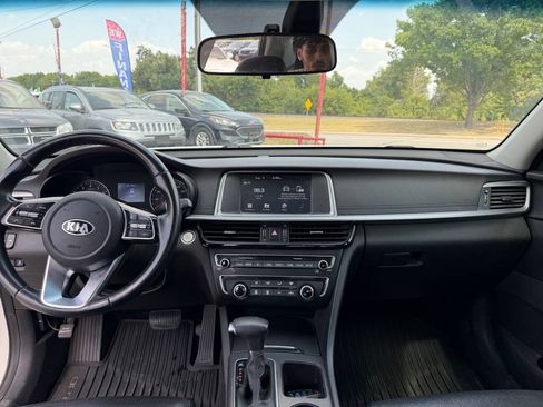 Used 2020 Kia Optima SE FWD image 21