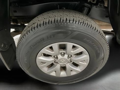 Used 2019 Toyota Tacoma SR5 AWD/4WD image 27