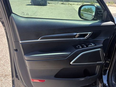 Used 2023 Kia Telluride S image 10