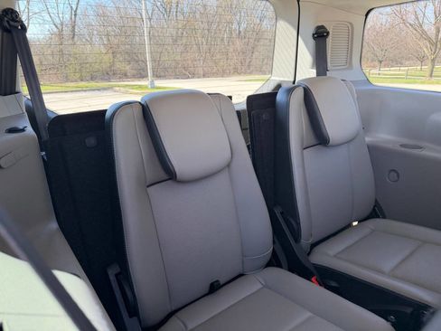 Used 2015 Ford Transit Connect Titanium FWD image 17