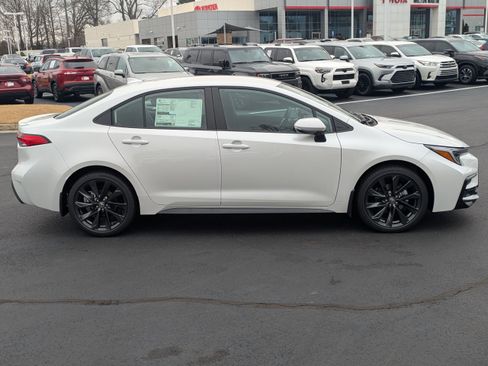 New 2026 Toyota Corolla SE FWD image 3