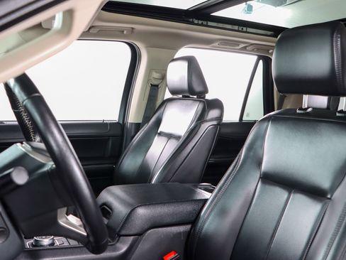 Used 2022 Ford Expedition XLT image 25