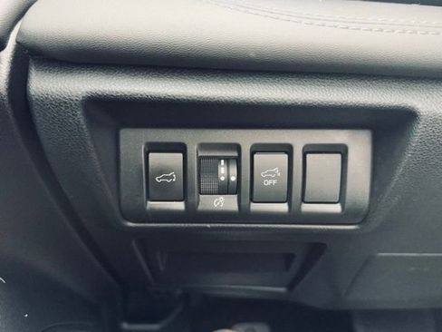 Used 2023 Subaru Outback Limited image 31