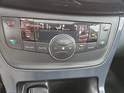 Used 2019 Nissan Sentra SR w/ Premium Package (SR) FWD image 20