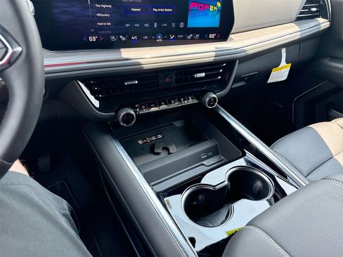 New 2025 Chevrolet Suburban Premier w/ Sun And Tow Package image 16