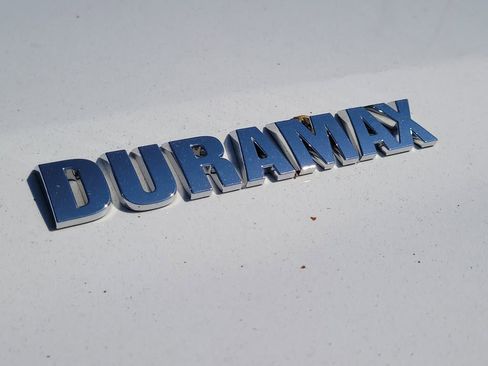 Used 2024 Chevrolet Silverado 1500 LT AWD/4WD image 7