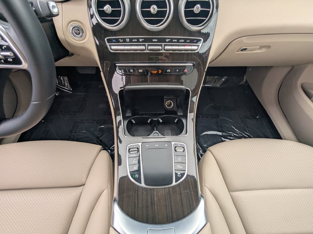 Certified 2022 Mercedes-Benz GLC 300 w/ Premium Package Lite image 6