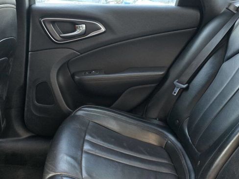 Used 2017 Chrysler 200 Limited Platinum w/ Comfort & Convenience Group image 14