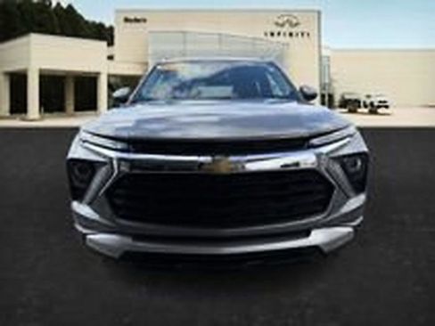 Used 2024 Chevrolet TrailBlazer LT w/ Convenience Package FWD image 8