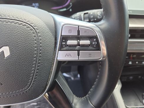 Used 2024 Kia Telluride EX w/ EX Captain's Chair Package image 31