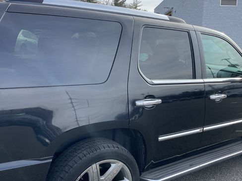 Used 2009 Cadillac Escalade AWD image 11