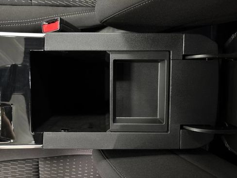 Used 2025 Chevrolet Equinox LT FWD image 24
