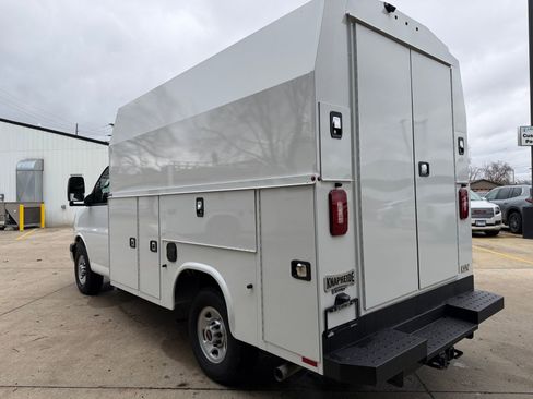 New 2025 GMC Savana 3500 w/ Power Convenience Package image 21