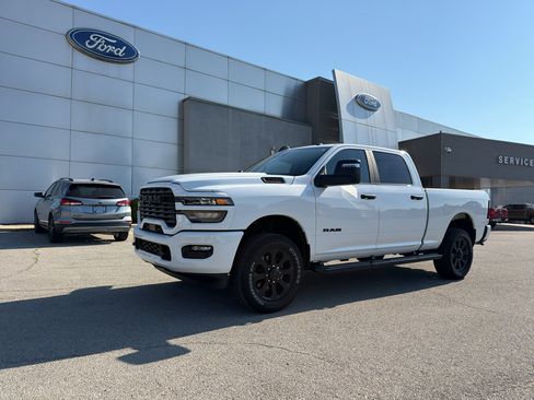 Used 2025 RAM 2500 Big Horn AWD/4WD image 1