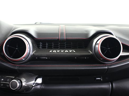 Used 2020 Ferrari 812 Superfast RWD image 43