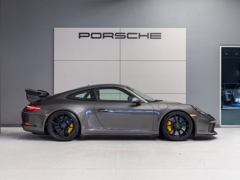 Certified 2018 Porsche 911 GT3 RWD image 8