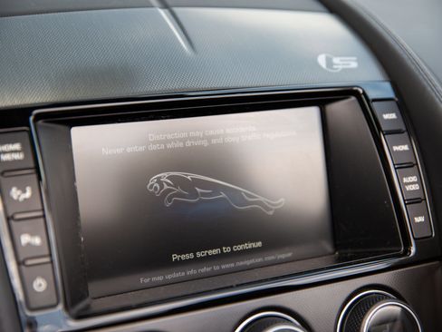 Used 2015 Jaguar F-TYPE S image 46