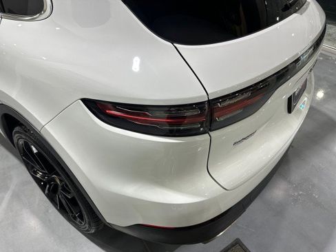 Used 2019 Porsche Cayenne AWD/4WD image 29