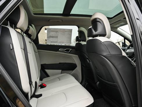New 2026 Kia Sportage EX image 12