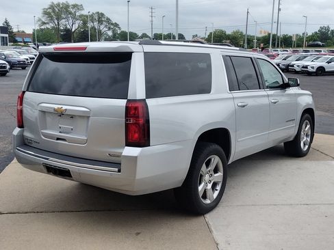Used 2018 Chevrolet Suburban Premier AWD/4WD image 31