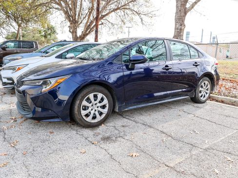 Used 2024 Toyota Corolla LE image 3