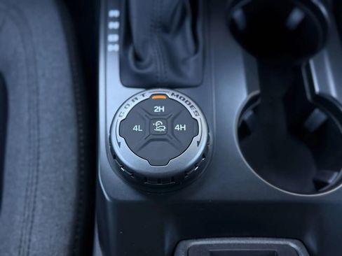 Used 2025 Ford Bronco 4-Door image 34