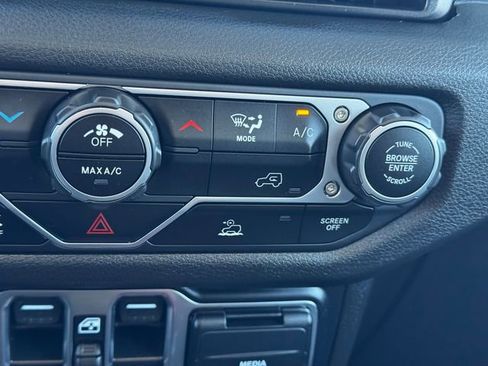 Certified 2024 Jeep Wrangler Sport S image 35