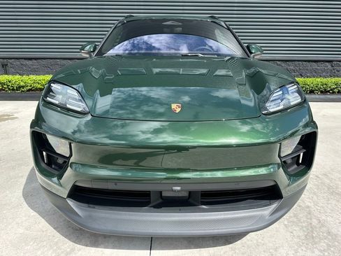 Certified 2025 Porsche Macan 4S Electric image 8