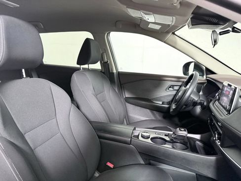 Used 2023 Nissan Rogue S AWD/4WD image 24