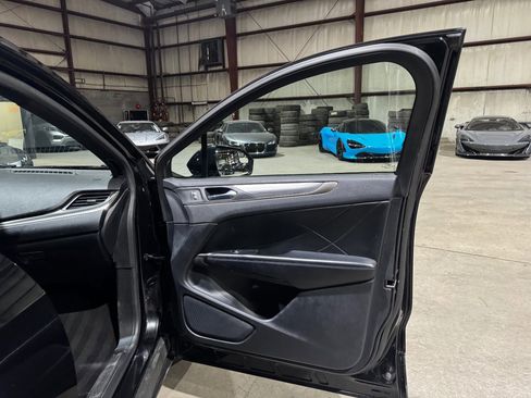 Used 2019 Lincoln MKC Premiere image 24