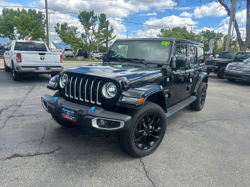 Used 2023 Jeep Wrangler Unlimited Sahara AWD/4WD image 21
