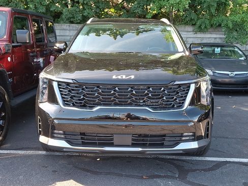 Used 2025 Kia Sorento EX AWD/4WD image 2