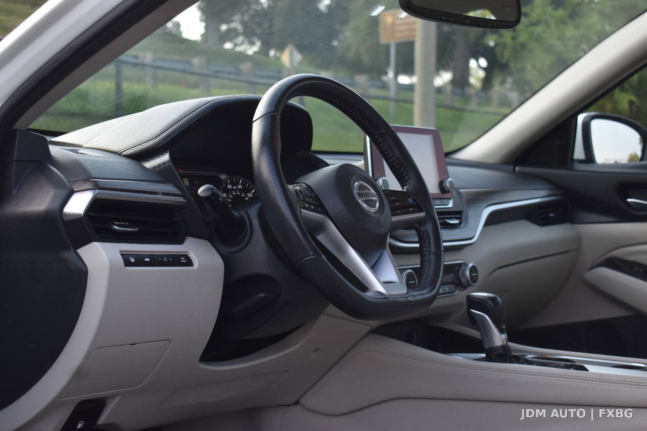 Used 2021 Nissan Altima 2.5 Platinum AWD/4WD image 18