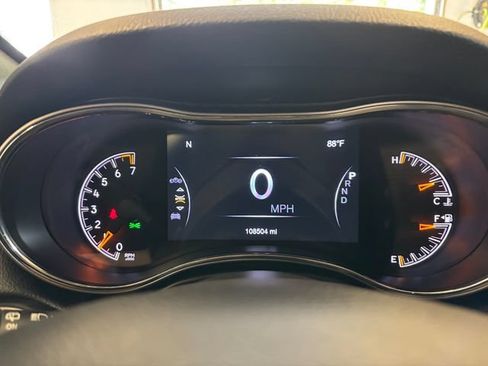 Used 2022 Jeep Grand Cherokee Limited AWD/4WD image 17
