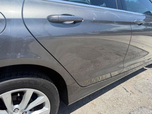 Used 2015 Chrysler 200 C FWD image 5