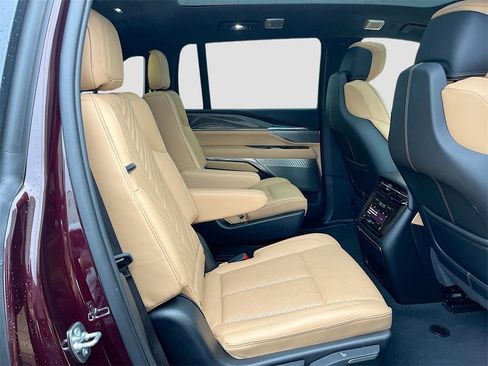 New 2025 Cadillac Escalade IQ Sport 2 w/ LPO, ONYX Package image 30