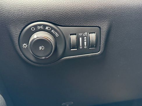 New 2026 Jeep Compass Latitude image 28