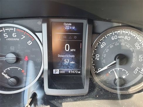 Used 2022 Toyota Tacoma TRD Off-Road image 25