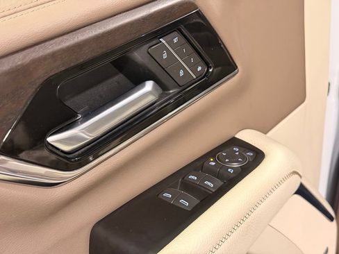 Used 2026 GMC Yukon Denali w/ Sun & Power Step Package AWD/4WD image 16