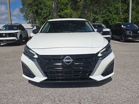 Certified 2025 Nissan Altima 2.5 S FWD image 3