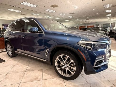 Used 2020 BMW X5 xDrive40i w/ Premium Package image 2